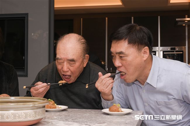 郝柏村與夫人結縭一甲子　長子繼衣缽