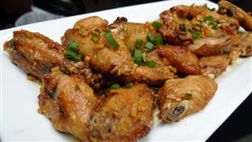 炸雞。（圖／攝影者Arnold Gatilao,flikr CC License／網址http://bit.ly/2kiemyl）