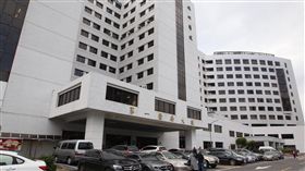 辜成允外傷腦死不治
台泥董事長辜成允23日上午逝世，振興醫院醫師透露，
辜成允是嚴重外傷，到院時已呈現腦死，經整晚急救仍
回天乏術。圖為振興醫院外觀。／中央社