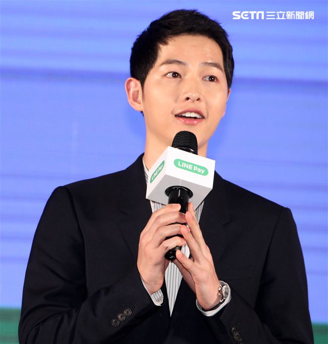 韓星宋仲基來台為信用卡代言，這次很遺憾無法去逛夜市及吃到芒果冰。（記者邱榮吉/攝影）