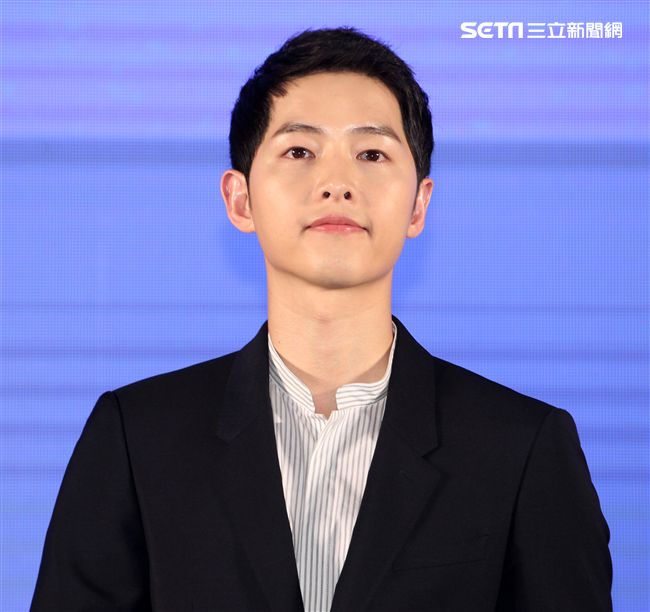 韓星宋仲基來台為信用卡代言，這次很遺憾無法去逛夜市及吃到芒果冰。（記者邱榮吉/攝影）