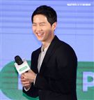 韓星宋仲基來台為信用卡代言，這次很遺憾無法去逛夜市及吃到芒果冰。（記者邱榮吉/攝影）