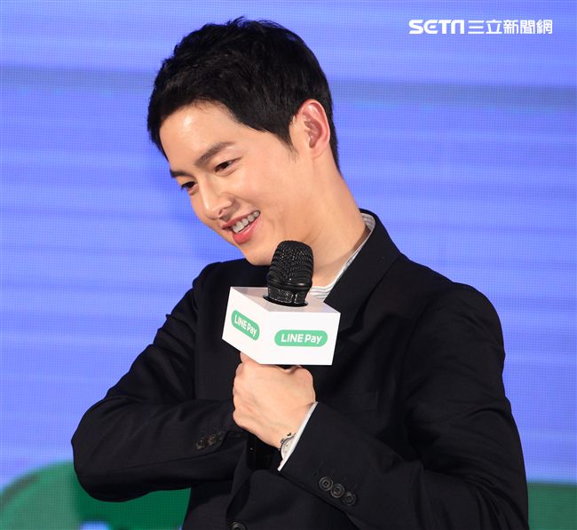 韓星宋仲基來台為信用卡代言，這次很遺憾無法去逛夜市及吃到芒果冰。（記者邱榮吉/攝影）