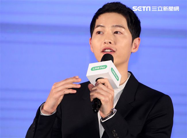 韓星宋仲基來台為信用卡代言，這次很遺憾無法去逛夜市及吃到芒果冰。（記者邱榮吉/攝影）