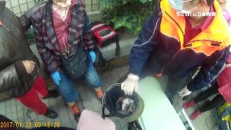 代購排隊買蛋捲　八旬嬤沒吃早餐昏倒