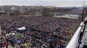16:9
紀錄川普就職！CNN抓拍10億畫素照　打盹、吐舌全入鏡
圖／翻攝自CNN
http://edition.cnn.com/interactive/2017/01/politics/trump-inauguration-gigapixel/