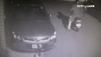 偷完油機車發不動　竊賊用腳滑車好糗