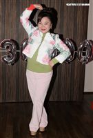 白冰冰新專輯「痴情夢留給傷心的人」銷售30000張開紅盤，在慶功宴上感謝粉絲們的支持。（記者邱榮吉/攝影）