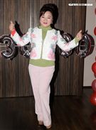 白冰冰新專輯「痴情夢留給傷心的人」銷售30000張開紅盤，在慶功宴上感謝粉絲們的支持。（記者邱榮吉/攝影）