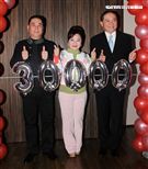 白冰冰新專輯「痴情夢留給傷心的人」銷售30000張開紅盤，在慶功宴上感謝粉絲們的支持。（記者邱榮吉/攝影）