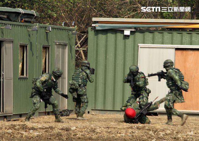 陸軍春節期間加強戰備，確保國人平安過好年。（記者邱榮吉/攝影）