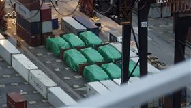 香港海關去年11月23日查扣商業船運公司APL載運的9輛新加坡武裝部隊Terrex裝甲車及裝備（圖／美聯社／達志影像）