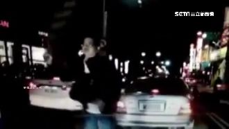 警匪片街頭上演　毒販拒檢警亮槍阻