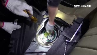 這樣走私？進口賓士車竟藏槍、毒入台