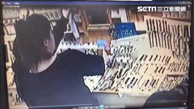 母攜女逛夜市偷錶　她辯「我忘記了」