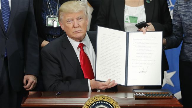 川普簽署命令　興建美墨邊界圍牆