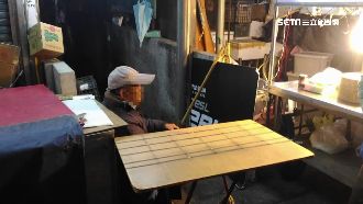 過年前30萬彩券被偷　老翁落寞坐地