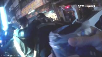 毒蟲拒攔檢闖燈撞車　徒步逃逸遭逮捕