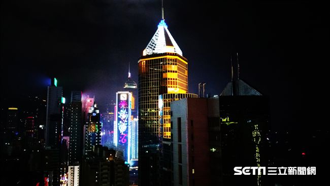 香港高樓賞浪漫景觀　大啖高級海鮮