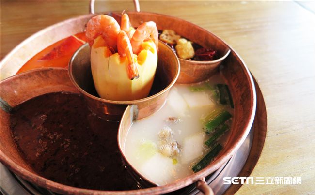 天冷吃鍋竟惹「麻」煩　OL像條蟲…