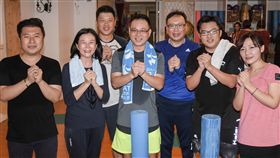 民進黨發言人運動過年減肥,過年留稿 圖／記者林敬旻攝