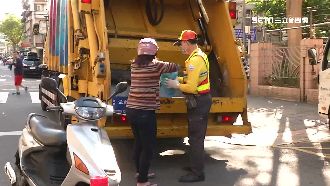 不用追垃圾車！街頭見1智慧機器住戶讚翻