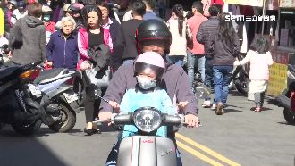 自殺式載法　孩站機車墊車禍母遭判刑