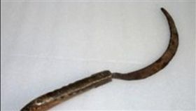 鐮刀
圖翻攝自每日郵報
http://www.dailymail.co.uk/news/article-4163212/Jilted-woman-blindfolds-lover-slices-penis.html