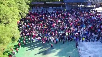 5萬人擠爆紫南宮　只為排隊領錢母