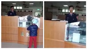 ▲小男孩堅持要跟警察拜年。（圖／翻攝自爆料公社臉書）
https://www.facebook.com/162608724089621/videos/418355211848303/
