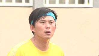 立委年假怎麼過？黃國昌帶妻小打網球