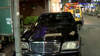 汽車暴衝撞2車　賓士被推撞40公尺