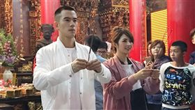 搶錢二人組！紀言愷、阿喜聯手拜年演出　卻苦在高鐵吃速食 圖／天晴音樂提供