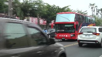 誤觸下車鈴暴怒　司機拒開、急煞嚇人