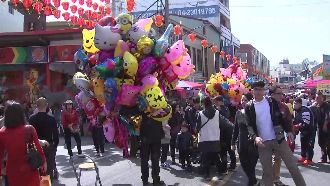 攤販成炸彈！街賣遇火易爆「氫氣球」