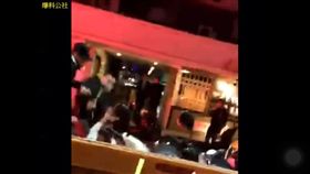 東區茶街,台北市,屁孩,鬥毆　圖／翻攝自爆料公社