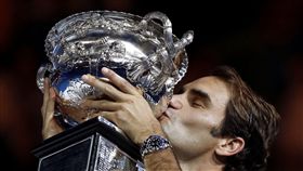Roger Federer 拿下澳網冠軍（圖／美聯社／達志影像）