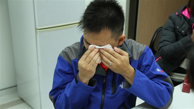女童疑遭保母虐摔　父親哥哥震災喪命