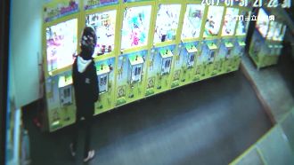 娃娃機夾中麥克風　忘記拿遭人撿走