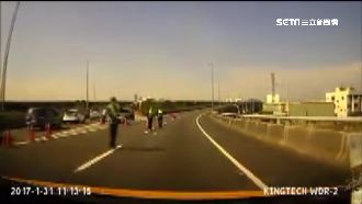 高承載不限計程車　小黃遭警誤擋氣炸