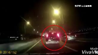 快速道路急煞還倒車　女撞車竟還肇逃