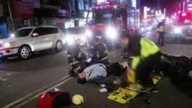 新北市消防局　救護車當路障