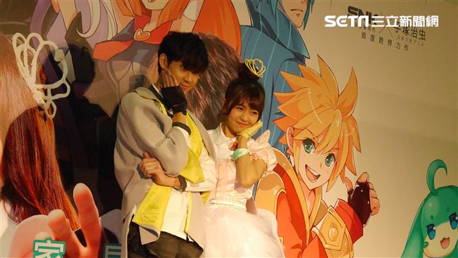 李玉璽、簡廷芮代言手遊　卻開口互嗆