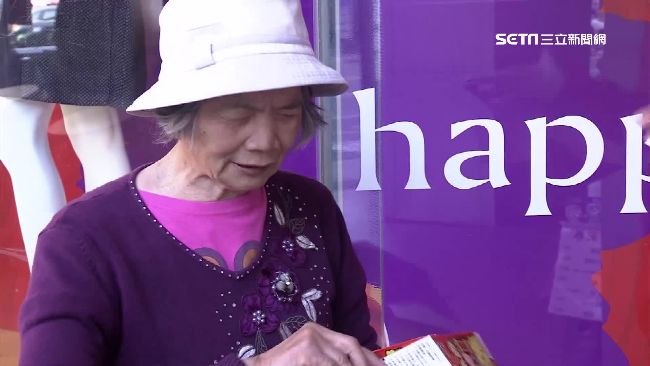 獨自照顧9旬夫…阿婆賣刮刮樂屢遭竊