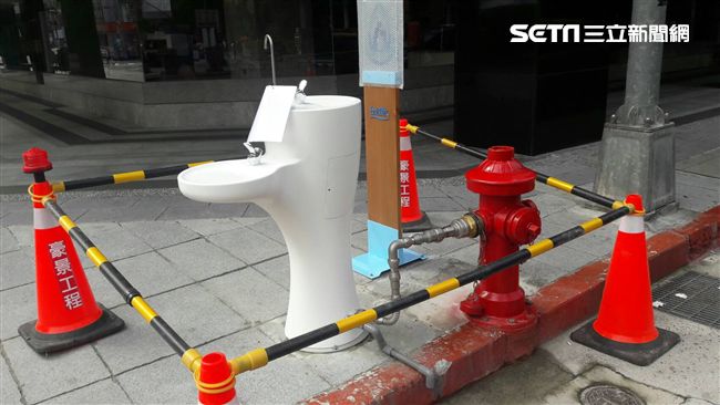 「純白如馬桶」　台北燈節喝水找它