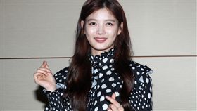 韓星金裕貞來台與粉絲見面會，先暖身接受媒體的聯訪。（記者邱榮吉/攝影）