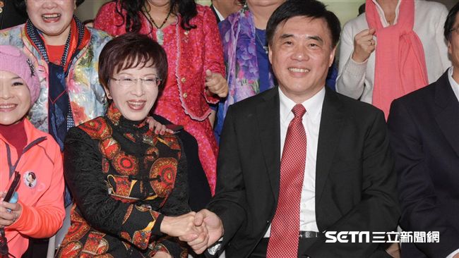 拚黨主席　兩陣營爆「許老爹」文宣戰