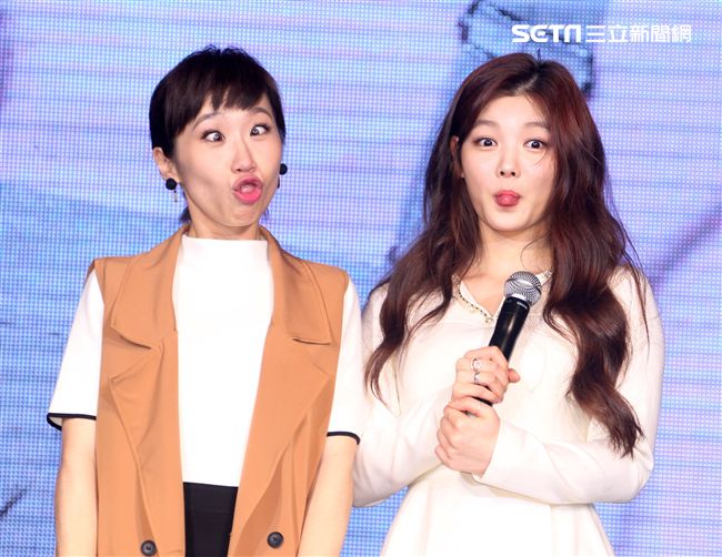 韓星金裕貞首次來台在媒體見面會裡，不濟形象現場扮鬼臉搞笑，希望台灣粉絲們多多支持她。（記者邱榮吉/攝影）