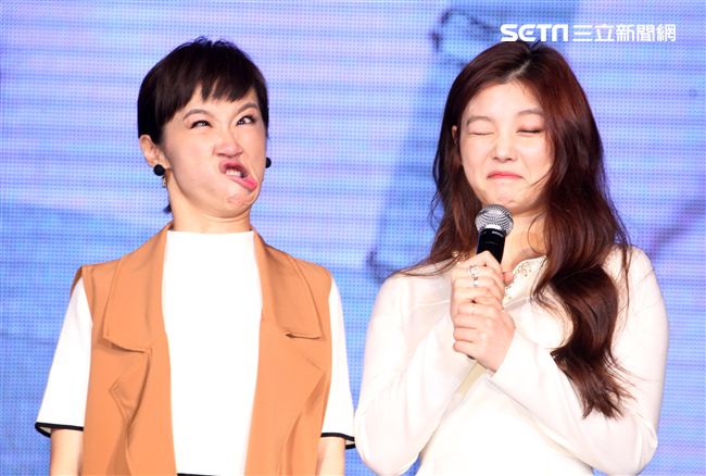 韓星金裕貞首次來台在媒體見面會裡，不濟形象現場扮鬼臉搞笑，希望台灣粉絲們多多支持她。（記者邱榮吉/攝影）