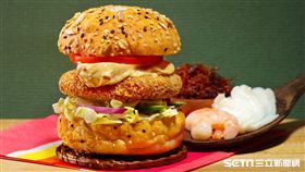 Burger Lab.漢堡研究室推出X.O.醬爆海鮮堡。（圖／天成大飯店提供）